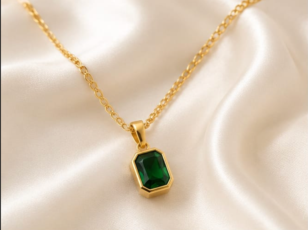 Emerald Luxe Pendant Necklace