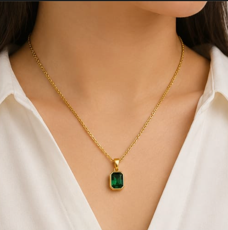 Emerald Luxe Pendant Necklace