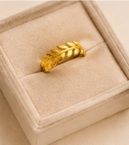 Golden Laurel Leaf Band Ring