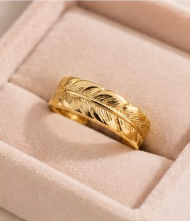 Nature-Inspired Gold Feather Ring